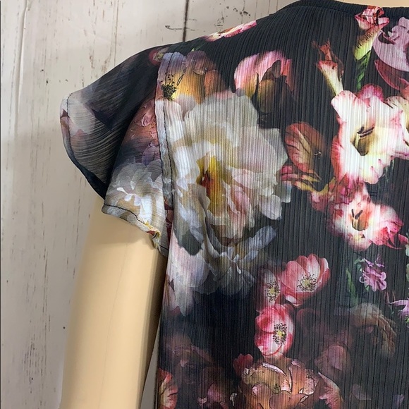 NWT willow & clay Elsie Floral Tie Front Top - Picture 10 of 12